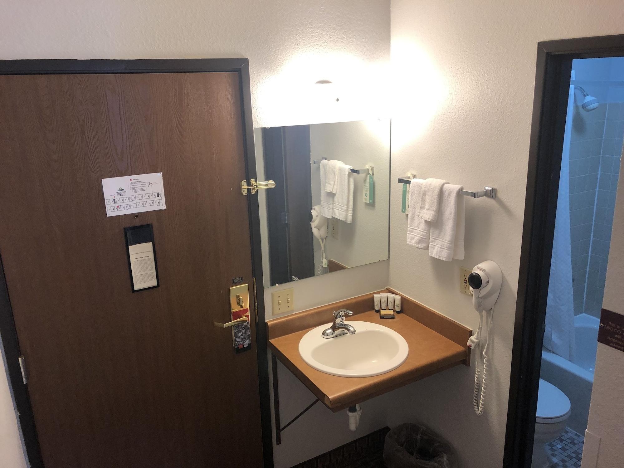 Oyo Hotel Glendive - Yellowstone River Ngoại thất bức ảnh