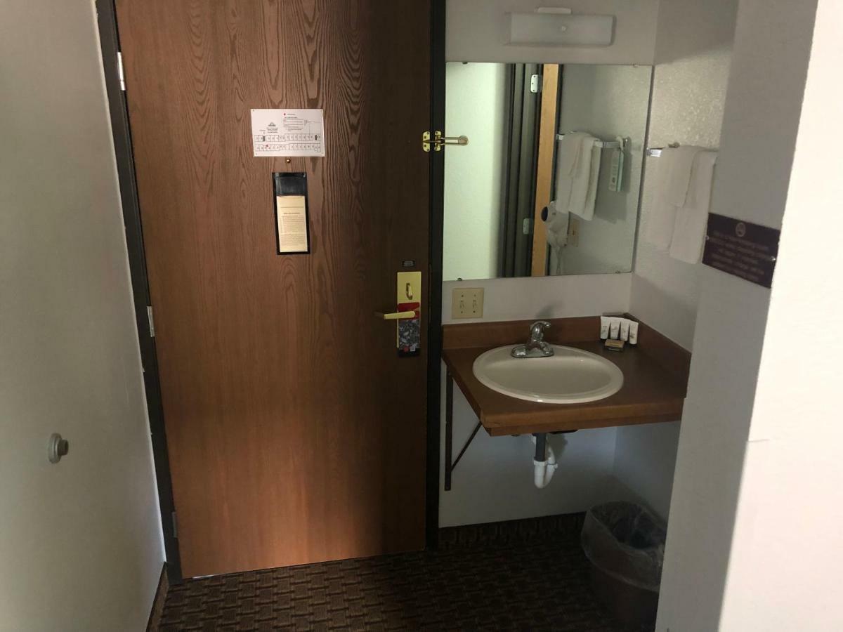 Oyo Hotel Glendive - Yellowstone River Ngoại thất bức ảnh